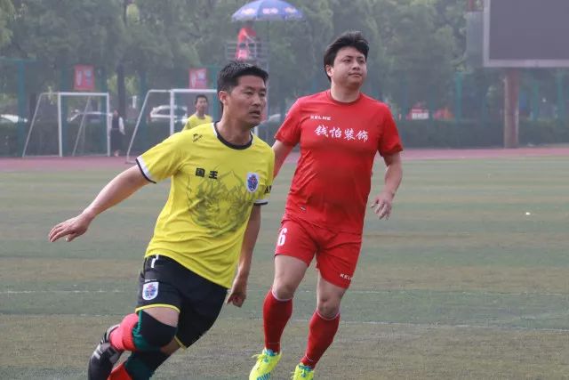 曼联冬季转会窗无引援，肖成唯一左后卫