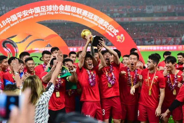 清华大学杨振宁高等研究院揭幕，翁帆与现场分享其诗作
